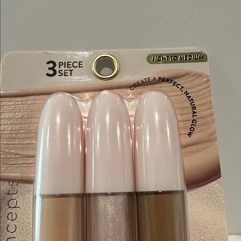Beauty Concepts Sculpting Trio with Concealer, Highlighter and Contour.